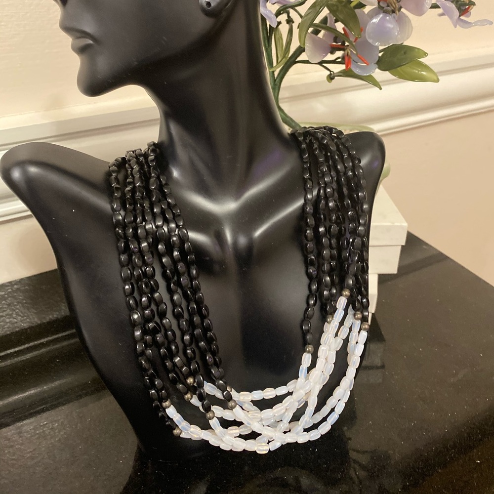 VINTAGE MULTI STRAND BEADED NECKLACE
